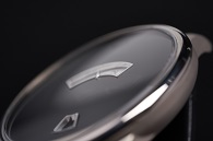 ICON_Duesey__Front_Dial_Angled_Reflection